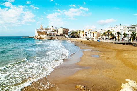 playas gay sitges|Descubre las increíbles rutas de playa gay en Sitges: ¡un paraíso。